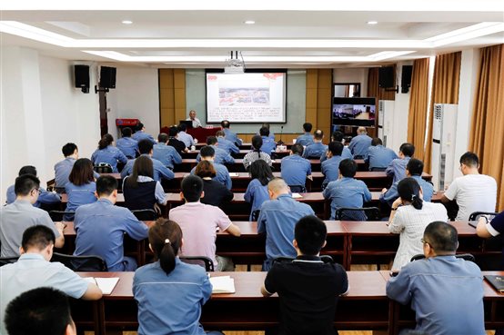 PlayAceÖ±ÓªµÚÒ»Æ·ÅÆÌìÉúÓ®¼ÒÒ»ÆðÙÉÐÐ