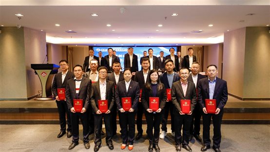 PlayAceÖ±ÓªµÚÒ»Æ·ÅÆÌìÉúÓ®¼ÒÒ»ÆðÙÉÐÐ