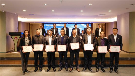 PlayAceÖ±ÓªµÚÒ»Æ·ÅÆÌìÉúÓ®¼ÒÒ»ÆðÙÉÐÐ