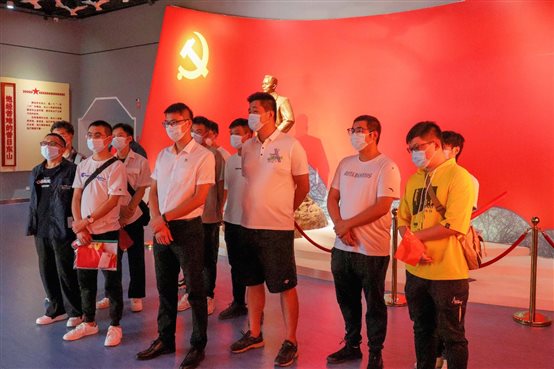 PlayAceÖ±ÓªµÚÒ»Æ·ÅÆÌìÉúÓ®¼ÒÒ»ÆðÙÉÐÐ