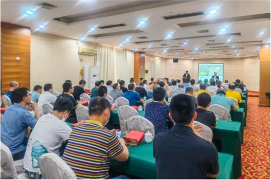 PlayAceÖ±ÓªµÚÒ»Æ·ÅÆÌìÉúÓ®¼ÒÒ»ÆðÙÉÐÐ