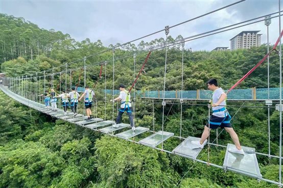 PlayAceÖ±ÓªµÚÒ»Æ·ÅÆÌìÉúÓ®¼ÒÒ»ÆðÙÉÐÐ