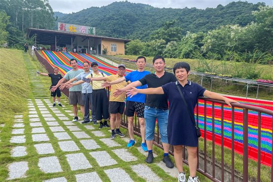 PlayAceÖ±ÓªµÚÒ»Æ·ÅÆÌìÉúÓ®¼ÒÒ»ÆðÙÉÐÐ