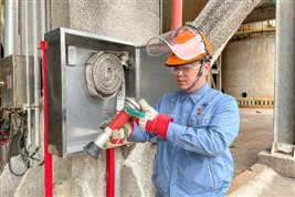 PlayAceÖ±ÓªµÚÒ»Æ·ÅÆÌìÉúÓ®¼ÒÒ»ÆðÙÉÐÐ