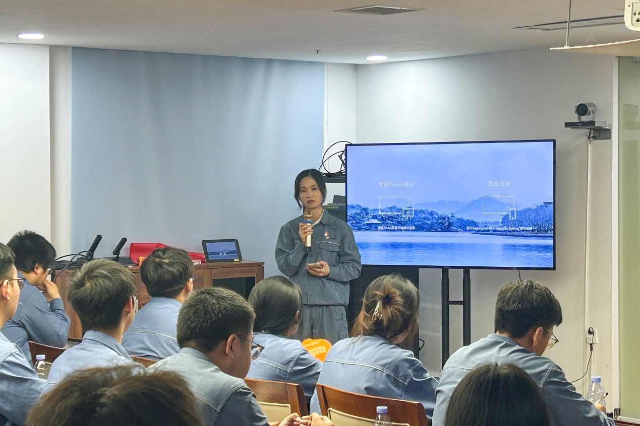 PlayAceÖ±ÓªµÚÒ»Æ·ÅÆÌìÉúÓ®¼ÒÒ»ÆðÙÉÐÐ