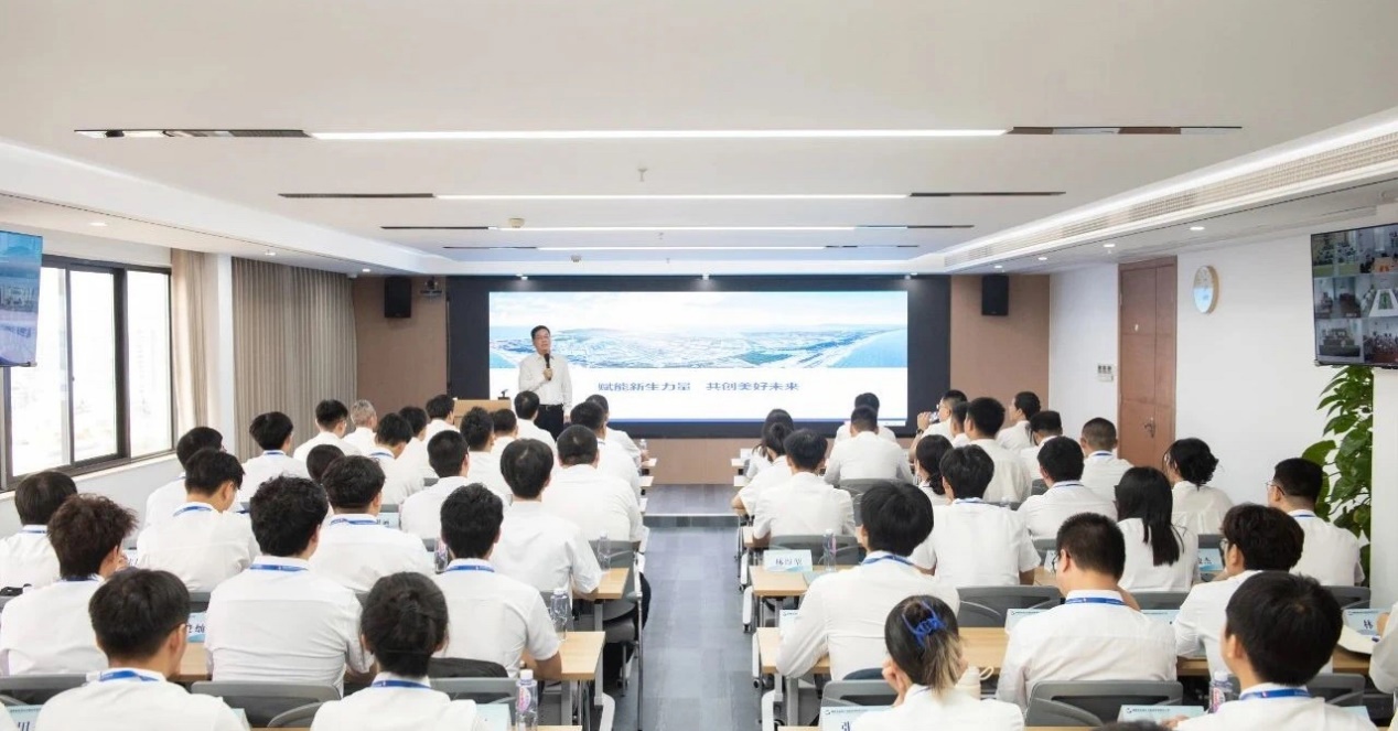 PlayAceÖ±ÓªµÚÒ»Æ·ÅÆÌìÉúÓ®¼ÒÒ»ÆðÙÉÐÐ