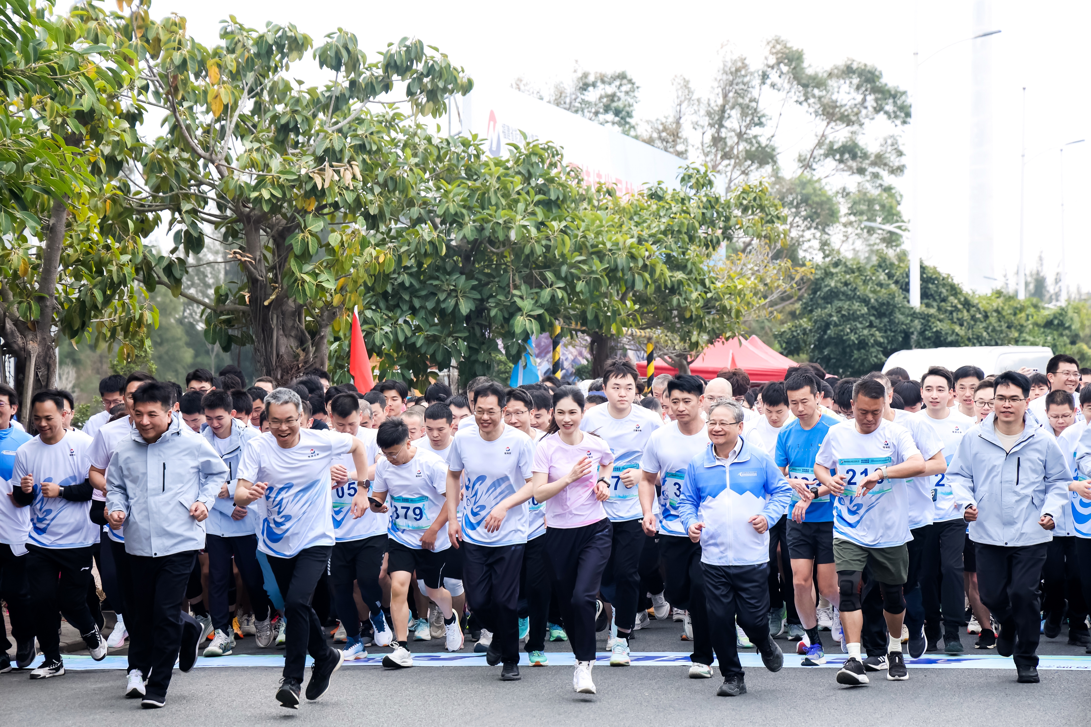 PlayAceÖ±ÓªµÚÒ»Æ·ÅÆÌìÉúÓ®¼ÒÒ»ÆðÙÉÐÐ