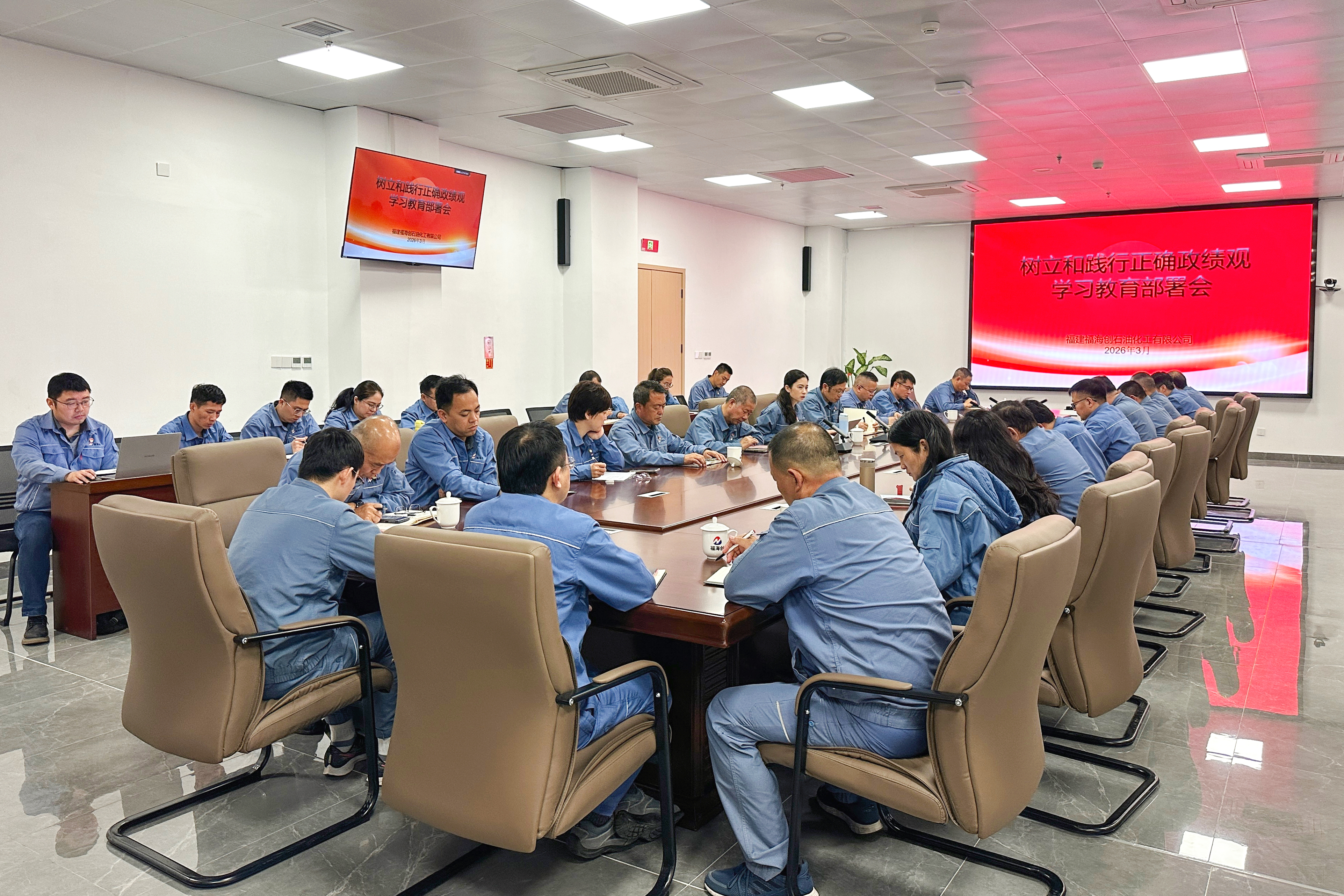 PlayAceÖ±ÓªµÚÒ»Æ·ÅÆÌìÉúÓ®¼ÒÒ»ÆðÙÉÐÐ